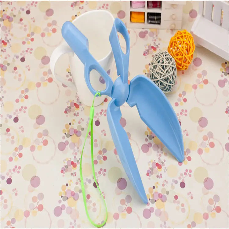 Scissor Scooper